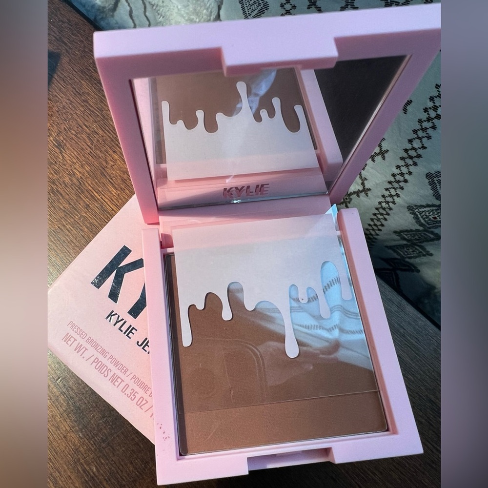 Kylie Cosmetics pressed bronzing powder tawny mami NIB
